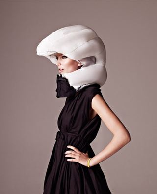 Illustration for article titled The Ridiculous High-Concept Inflatable Bike Helmet Is Finally Buyable